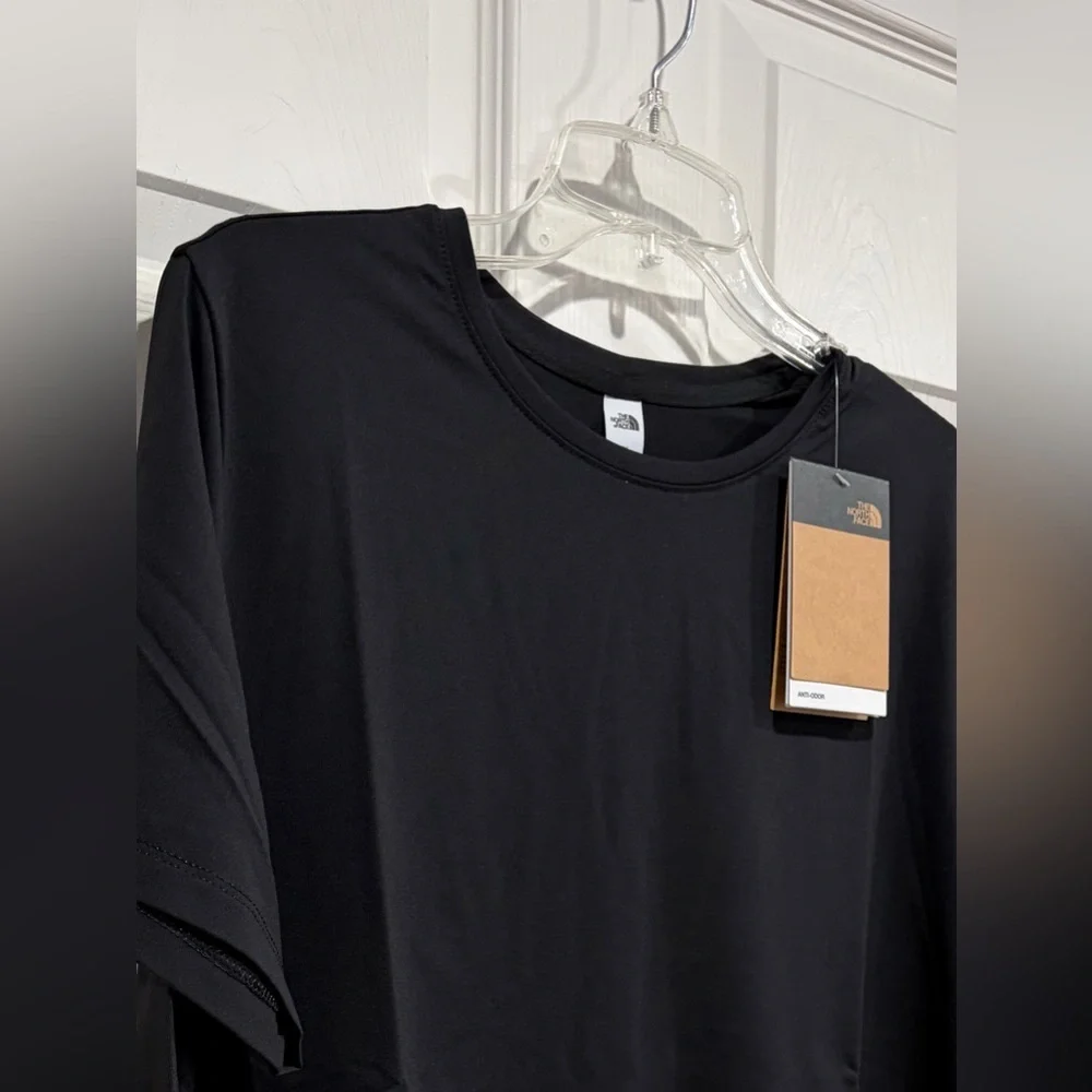 The North Face Women’s 1X Plus Dune Sky Short-Sleeve Tee T-Shirt Black NWT - Picture 2 of 8